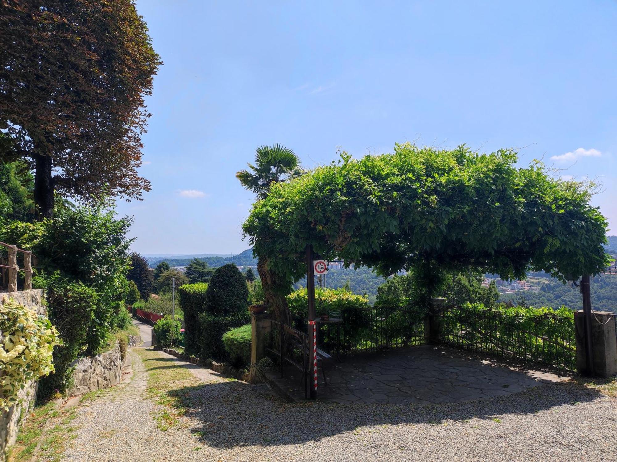 Villa Antonella, App. Vittoria Tavernerio Exterior foto